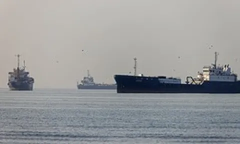 Reuters: Iran sẽ kiểm soát tàu vào vịnh Ba Tư qua Hormuz theo thỏa thuận với Oman