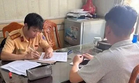 Tài xế bị phạt 38 triệu đồng vì lái ô tô tông ngã 4 người rồi bỏ chạy