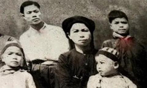 Tấm nhôm đục lỗ dưới mộ sâu dẫn lối liệt sĩ về quê nhà Thái Nguyên