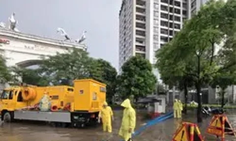 Mưa lớn vượt công suất thiết kế, Hà Nội giải bài toán chống ngập ra sao?