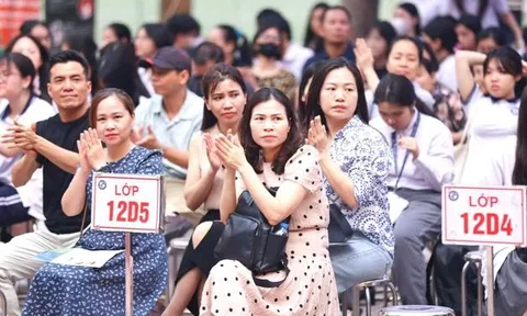 Đề xuất cấm ban đại diện cha mẹ học sinh tự đặt ra các khoản thu