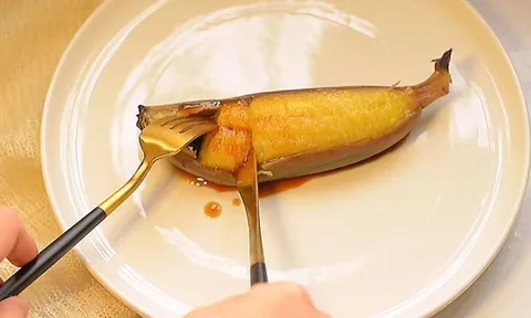 Chuối chín đừng chỉ bóc vỏ ăn ngay: Thử hấp theo cách này để đổi vị và bổ sung dinh dưỡng