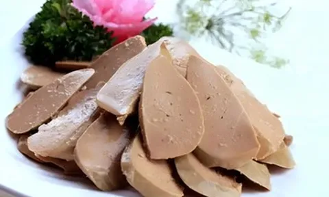 Bỏ phố về quê nuôi ngỗng, người đàn ông xây đế chế gan ngỗng thách thức Pháp