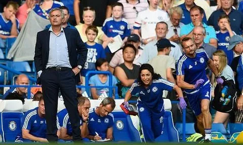 Mourinho "châm ngòi" lại vụ cãi vã chấn động bóng đá Anh 11 năm trước: Quyết không xin lỗi nữ bác sĩ Chelsea