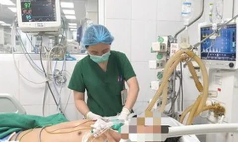 Chủ quan với vết xước nhỏ, người đàn ông phải cắt cụt nhiều ngón chân
