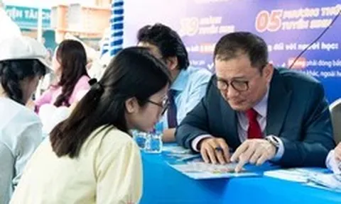Thí sinh đăng ký rất nhiều, điểm chuẩn nhiều ngành Trường ĐH Công Thương TP.HCM vẫn giảm 2-3 điểm