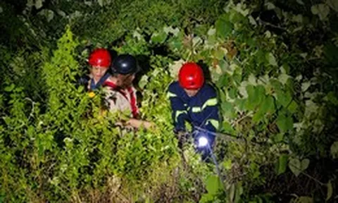 Rơi xuống vực ở bán đảo Sơn Trà, một sinh viên được cứu trong đêm