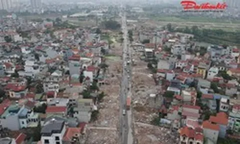Hà Nội xử lý hố sâu sát nhà dân, lý giải tình trạng thi công “xôi đỗ” trên Quốc lộ 6