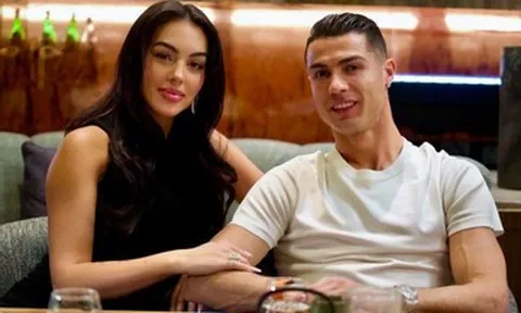 Ronaldo bí mật cưới Georgina đúng một năm sau màn cầu hôn