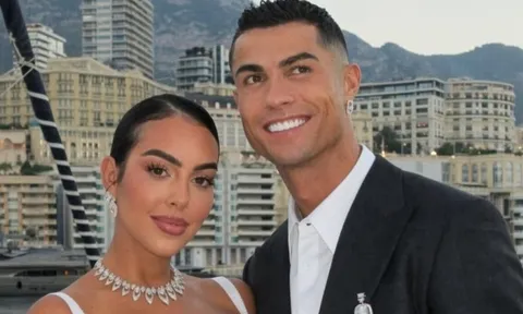 'Cú lừa' về đám cưới Ronaldo