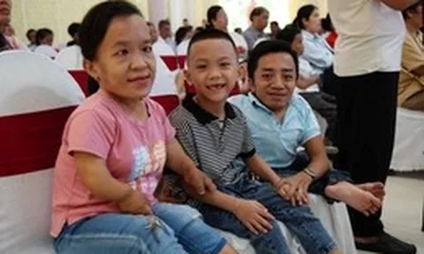 Gia đình 'vầng trăng khuyết' nhưng hạnh phúc không hề khuyết