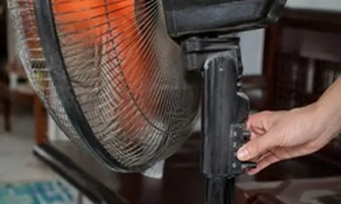 Vì sao nhiều nhà bật quạt số lớn nhất mà gió vẫn yếu? Thợ sửa chữa chỉ ra 1 nguyên nhân phổ biến