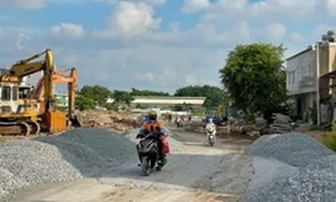 TPHCM: Siết “điểm nóng” lấn chiếm kênh rạch