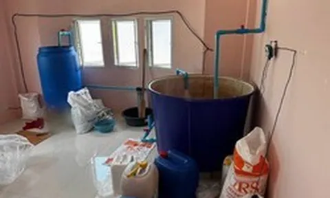 Đột kích 7 căn nhà, công an phát hiện đường dây sản xuất bột ngọt và cà phê giả, tịch thu hơn 120.000 sản phẩm tại Thái Lan