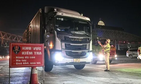Cục CSGT nói gì trước thông tin doanh nghiệp thiếu hụt tài xế xe đầu kéo, xe khách trên 30 chỗ?