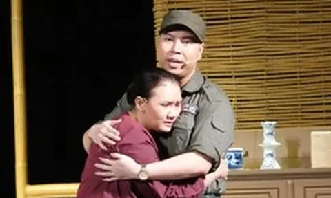 Con gái nhà thơ Phan Vũ nói về hình ảnh thanh gươm trong vở Thanh gươm và bà mẹ