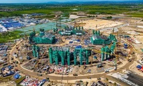 Vingroup đang làm đại lộ rộng gần gấp 3 lần đường băng sân bay Tân Sơn Nhất, chạy xuyên siêu dự án 925.000 tỷ đồng, kết nối trực tiếp tới sân vận động 135.00 chỗ lớn nhất thế giới