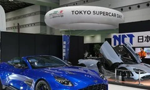 Xe sang mất sức hút: Khi "người giàu cũng khóc"