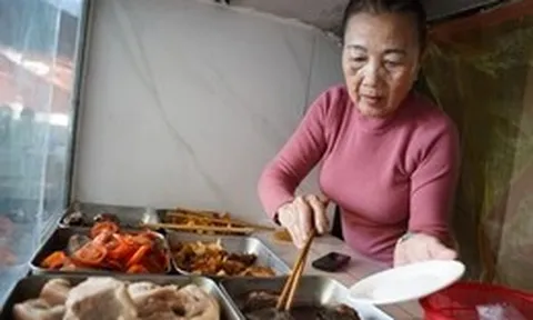 Giám sát vệ sinh thực phẩm 'mâm cơm 35.000 đồng/người ăn' viral trên mạng