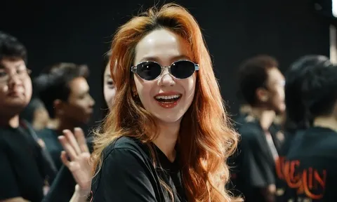 "Mẹ mìn" Minh Hằng gây bất ngờ