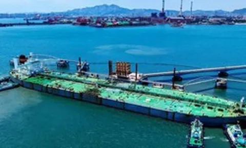 Gần 1 triệu thùng dầu Nga chuyển hướng khỏi Ấn Độ mỗi ngày, Trung Quốc lập tức tăng tốc gom hàng