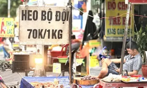Giá thịt heo giảm, sức mua vẫn ì ạch, tiểu thương ngóng khách