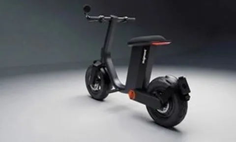 Xe máy điện không lo tìm chỗ đỗ, tiện như xe gấp, dài hơn nửa Honda SH