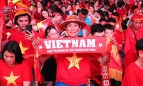 CĐV TP.HCM và Cần Thơ tưng bừng chờ tuyển Việt Nam chiến thắng Thái Lan