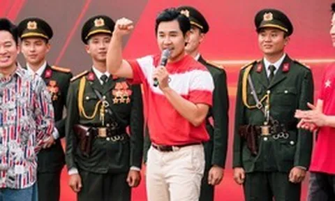 MC Nguyên Khang khuấy động chương trình “Fandom Yêu Nước”