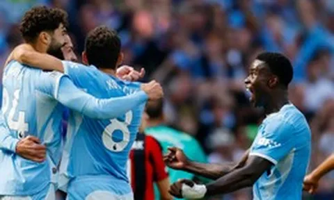 Hậu vệ 'làm thay' công việc của Haaland, Man City thắng ngược Bournemouth