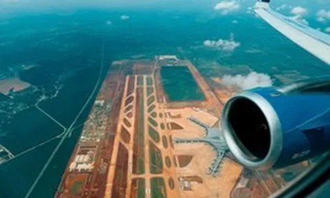 Siêu cảng hàng không hơn 330 nghìn tỷ đồng của Việt Nam dần thành hình, ảnh chụp từ máy bay gây choáng ngợp