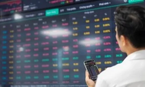 Chứng khoán bùng nổ sau tin FTSE, cổ phiếu PNJ tiếp tục tăng trần