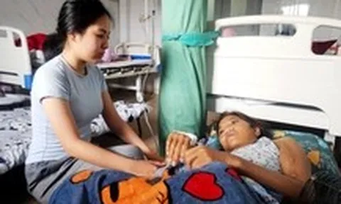 Nữ tân sinh viên Bảo Châu: 'Mẹ ơi, học đại học vì con muốn tự cứu được mẹ'