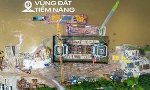 Toàn cảnh công trường xây cầu có trụ cao nhất, nhịp chính dài thứ 2 Việt Nam, nối trung tâm Hà Nội với đại đô thị của Vinhomes, sẽ hoàn thành sau một năm nữa