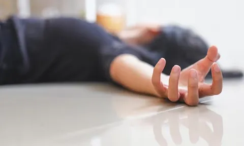 Người phụ nữ 60 tuổi tử vong khi ngủ, bác sĩ cảnh báo thói quen "cực độc" nhiều người vẫn làm