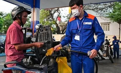 Giá xăng dầu đồng loạt giảm, dầu diesel hạ mạnh nhất