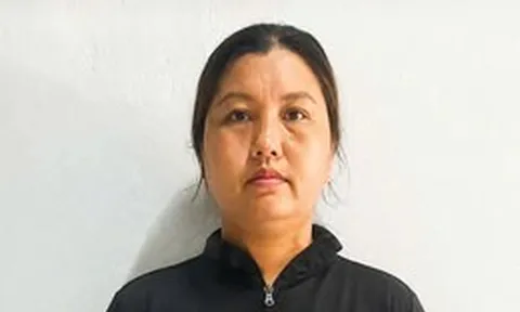 Khởi tố nữ nhân viên giao hàng thu hộ tiền rồi 'lấy luôn'