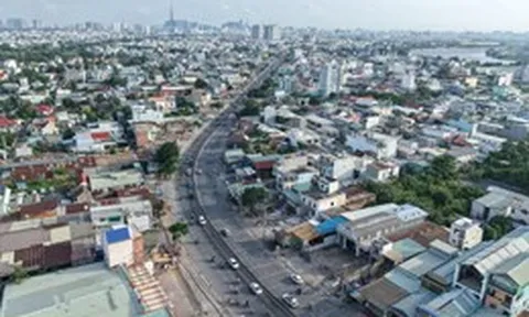 Người dân tất bật dọn nhà, nhường mặt bằng mở rộng quốc lộ 13
