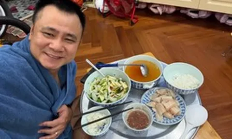 Cơm nhà Đại tá Tự Long