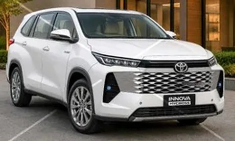 Toyota Innova Cross 2027 lộ 'mặt tiền' độc lạ, 4 cảm biến trước, có thể đi 'không xăng'