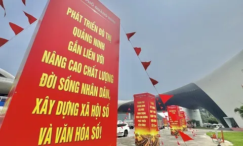 Hàng trăm nghìn lượt khách đến Quảng Ninh trong 2 ngày nghỉ lễ