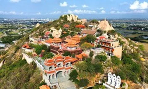 Nghỉ lễ 2-9: Rời xa phố thị, tìm về bình yên, thanh tịnh ở núi Đá Chồng