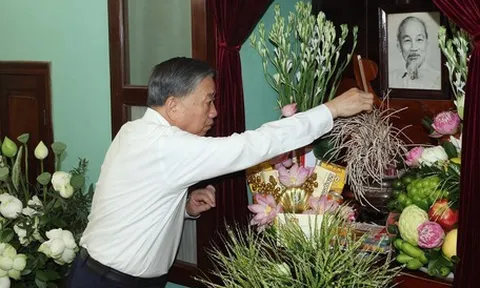 Tổng Bí thư, Chủ tịch nước Tô Lâm dâng hương tưởng nhớ Chủ tịch Hồ Chí Minh ngày 2-9