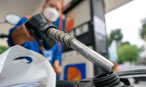 Giá xăng dầu hôm nay 4/9: Thế giới biến động trái chiều, trong nước có giá mới
