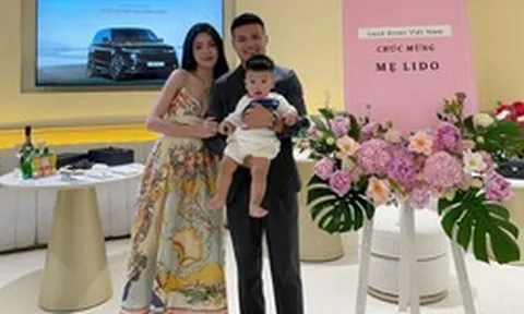 Xế hộp hơn 8 tỷ đồng Quang Hải tặng vợ