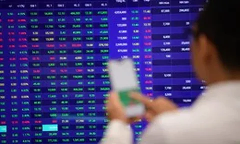VN-Index tăng vọt 25 điểm, riêng nhóm cổ phiếu trụ ‘kéo’ hơn 22 điểm