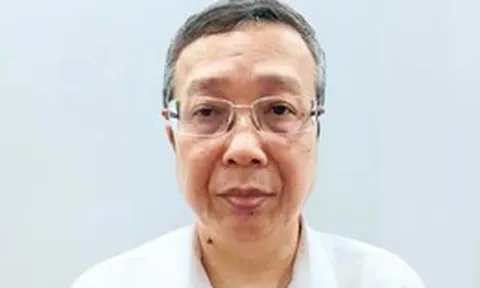 Thủ tướng kỷ luật buộc thôi việc Thứ trưởng Bộ Nông nghiệp và Môi trường Hoàng Trung