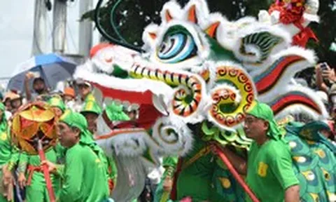 1.500 người mang nhiều sắc màu đến lễ hội Nghinh Ông ở Phan Thiết