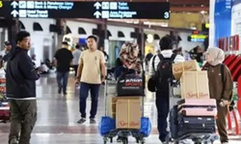 Núi lửa ở Indonesia phun trào, một số chuyến bay của Việt Nam bị ảnh hưởng