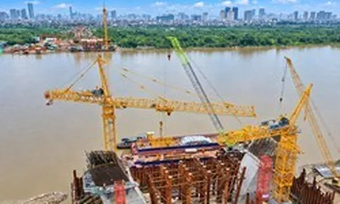 Cầu Tứ Liên tăng tốc thi công chặng nước rút